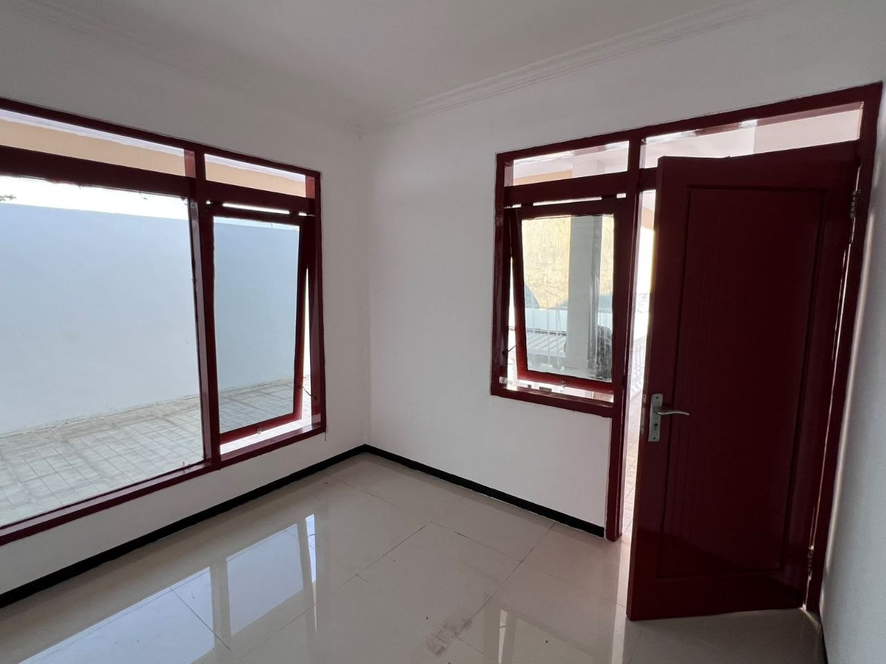 DIJUAL RUMAH MINIMALIS READY USE – RUNGKUT HARAPAN (Samping MERR) — Foto 6