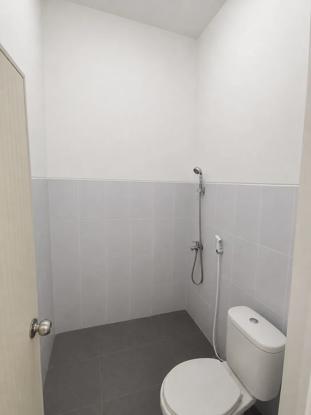 Jual / Take Over Rumah di Menganti — Full Furnish, Angsuran Flat — Foto 5